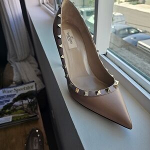 Valentino Women's Tan Rockstud Pumps